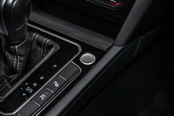 2022 Volkswagen Passat 206TSI R-Line B8