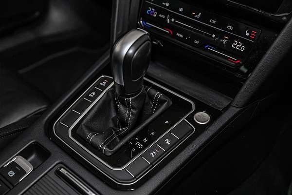 2022 Volkswagen Passat 206TSI R-Line B8