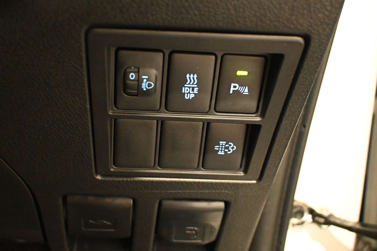 2024 Toyota Hilux SR GUN126R 4X4