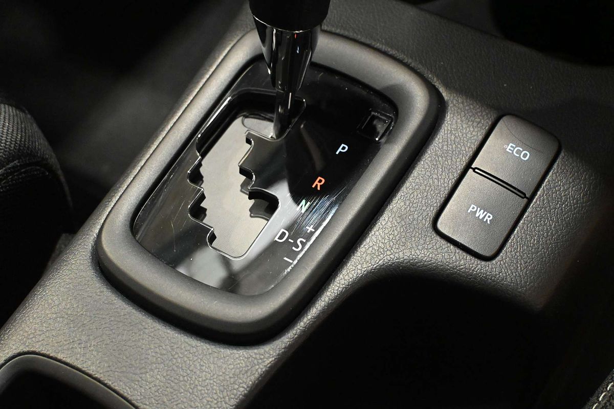 2024 Toyota Hilux SR GUN126R 4X4