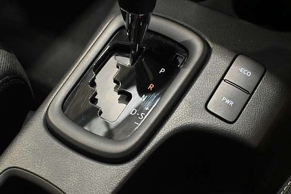 2024 Toyota Hilux SR GUN126R 4X4