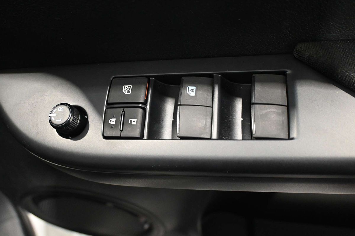 2024 Toyota Hilux SR GUN126R 4X4