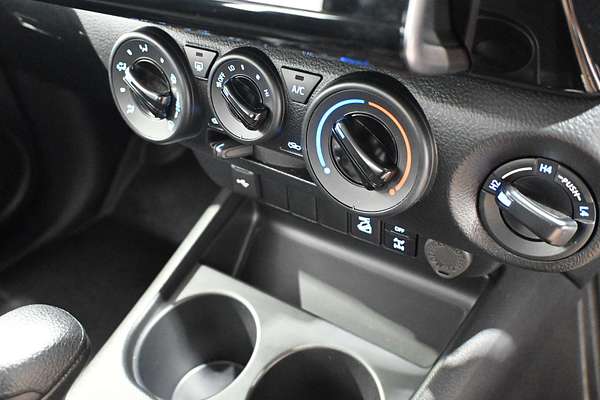 2024 Toyota Hilux SR GUN126R 4X4