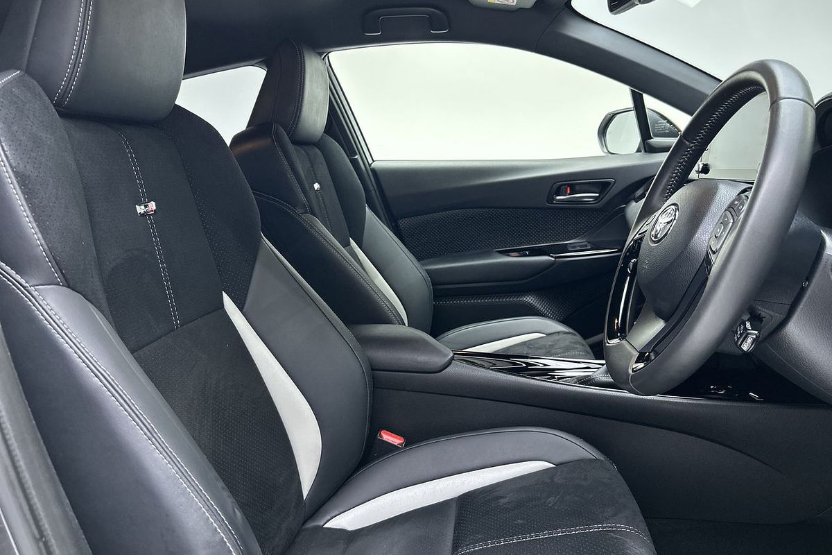 2022 Toyota C-HR GR Sport ZYX10R