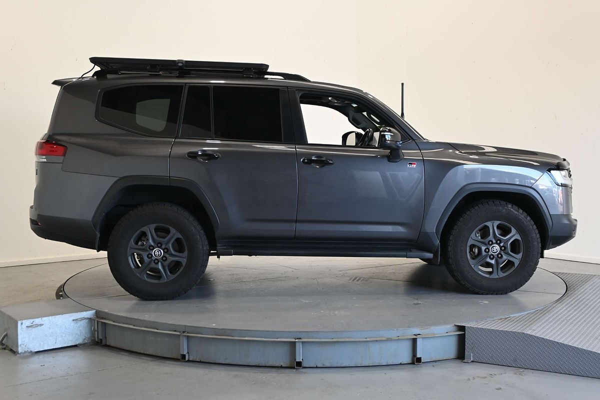 2021 Toyota Landcruiser GR Sport FJA300R