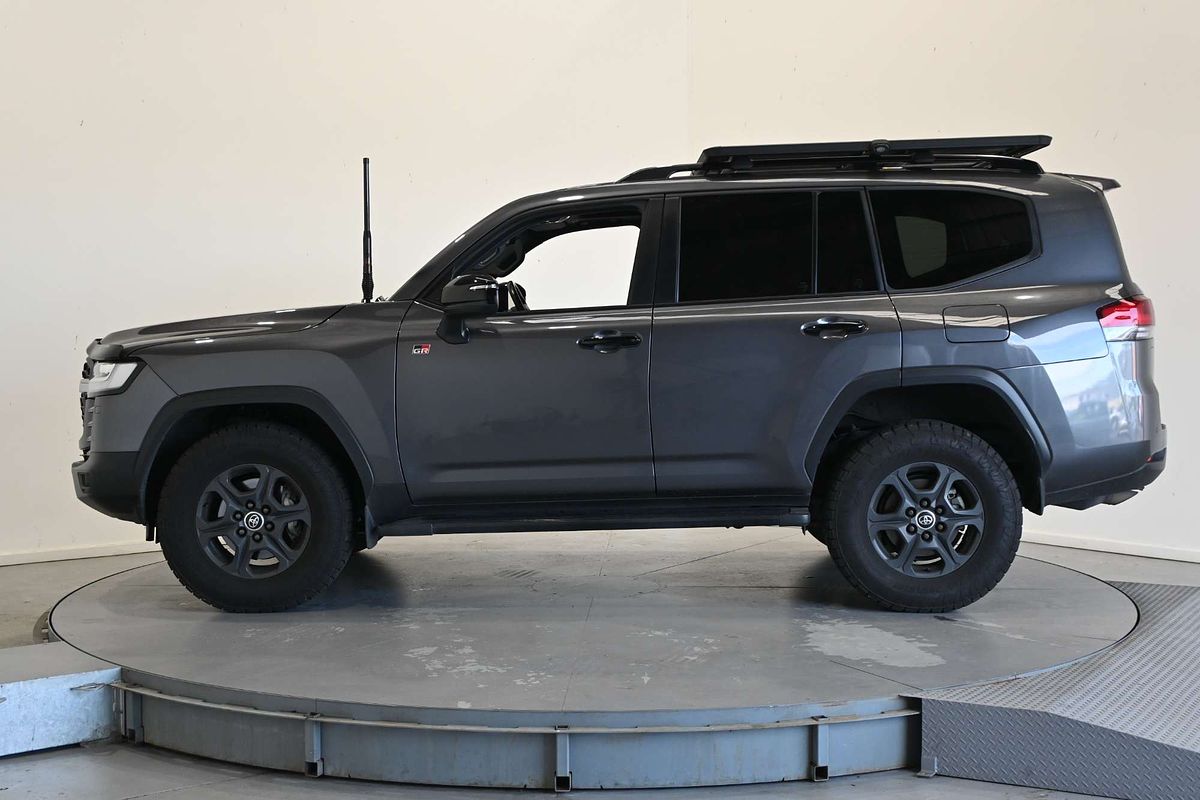 2021 Toyota Landcruiser GR Sport FJA300R