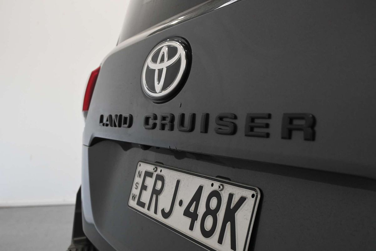 2021 Toyota Landcruiser GR Sport FJA300R