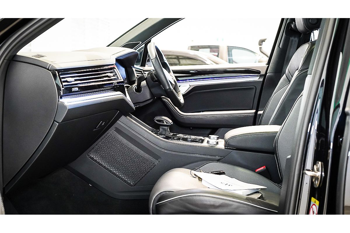 2022 Volkswagen Touareg 210TDI R-Line CR