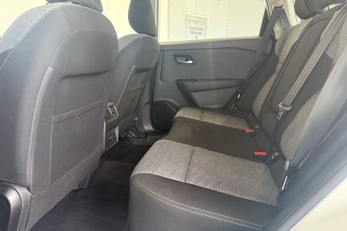 2023 Nissan X-TRAIL ST T33
