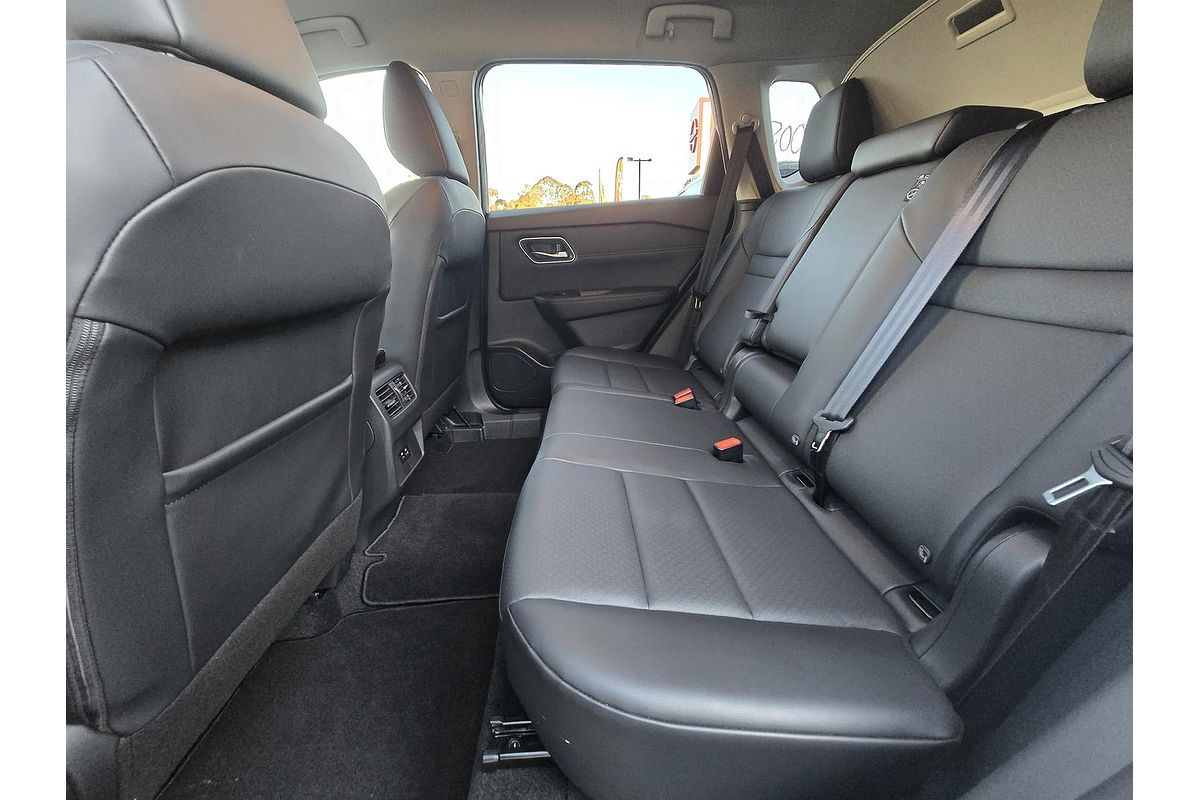 2024 Nissan X-TRAIL ST-L T33