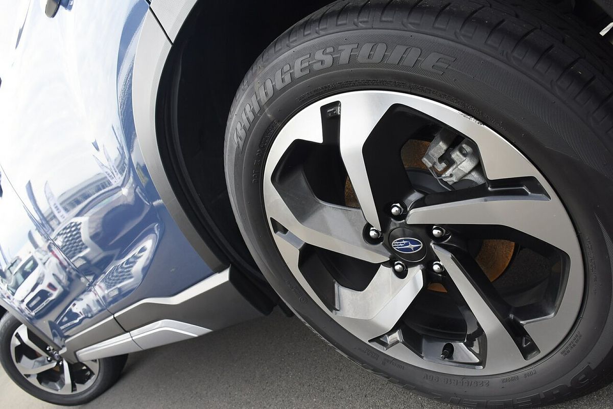 2023 Subaru Forester Hybrid S S5