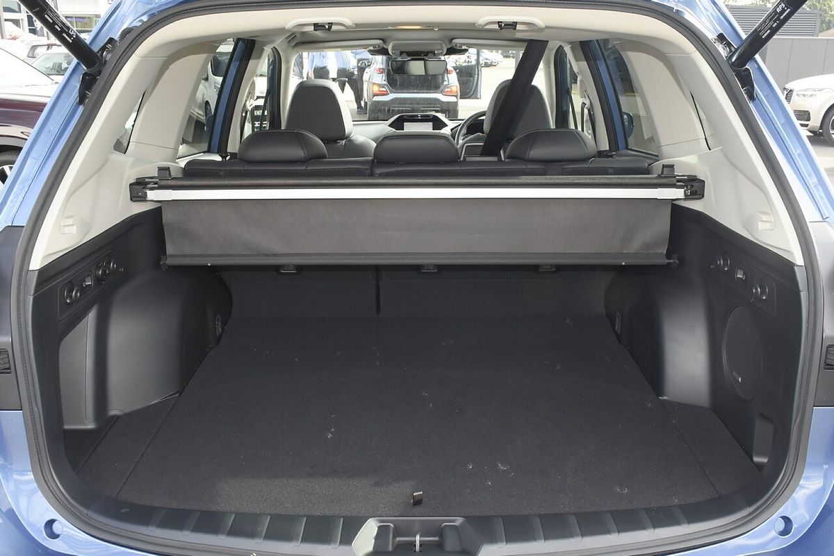 2023 Subaru Forester Hybrid S S5