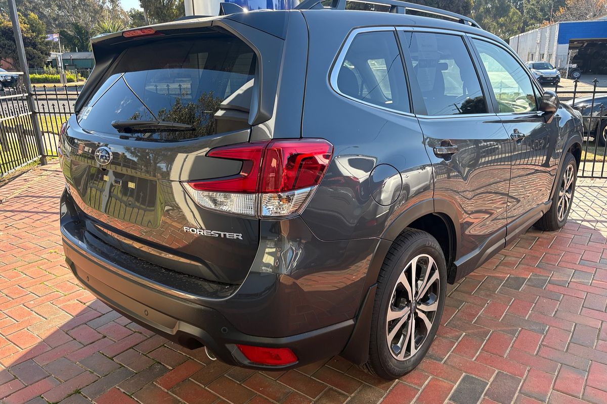 2024 Subaru Forester 2.5i Premium S5