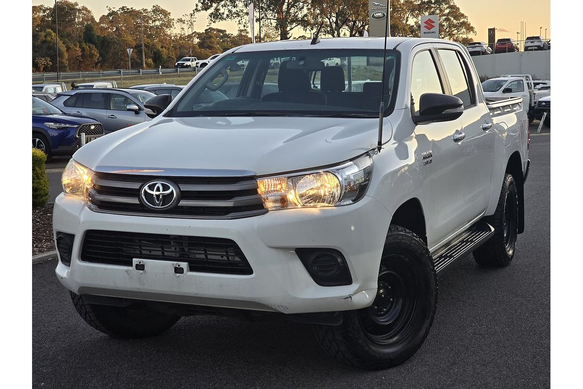 2016 Toyota Hilux SR GUN126R 4X4