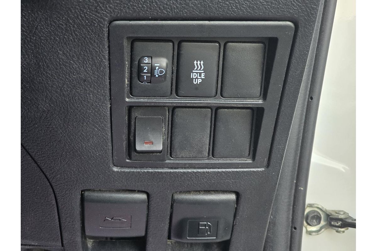 2016 Toyota Hilux SR GUN126R 4X4