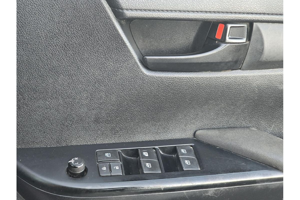 2016 Toyota Hilux SR GUN126R 4X4