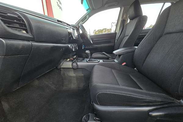 2016 Toyota Hilux SR GUN126R 4X4