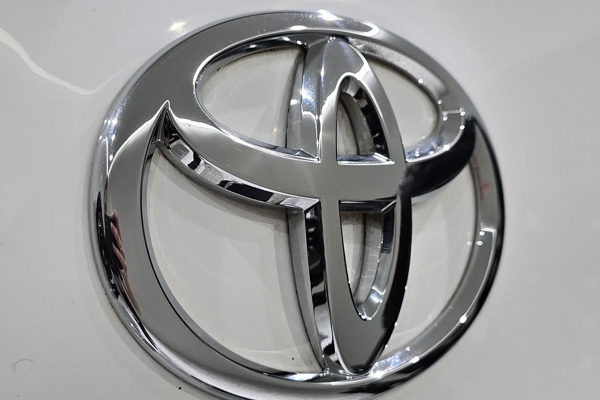 2013 Toyota Landcruiser GXL VDJ200R