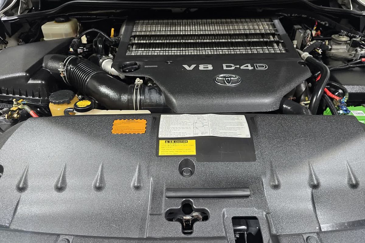2013 Toyota Landcruiser GXL VDJ200R