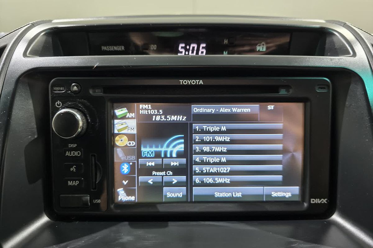 2013 Toyota Landcruiser GXL VDJ200R