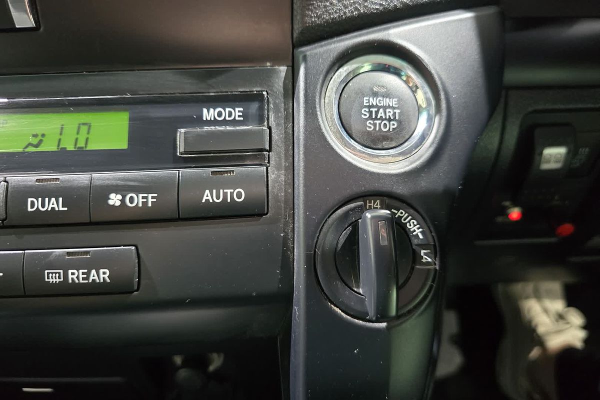 2013 Toyota Landcruiser GXL VDJ200R