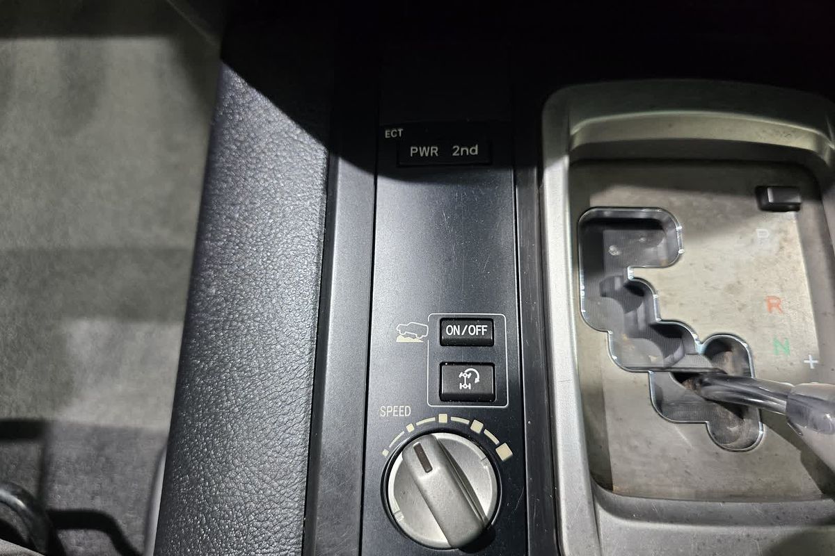 2013 Toyota Landcruiser GXL VDJ200R