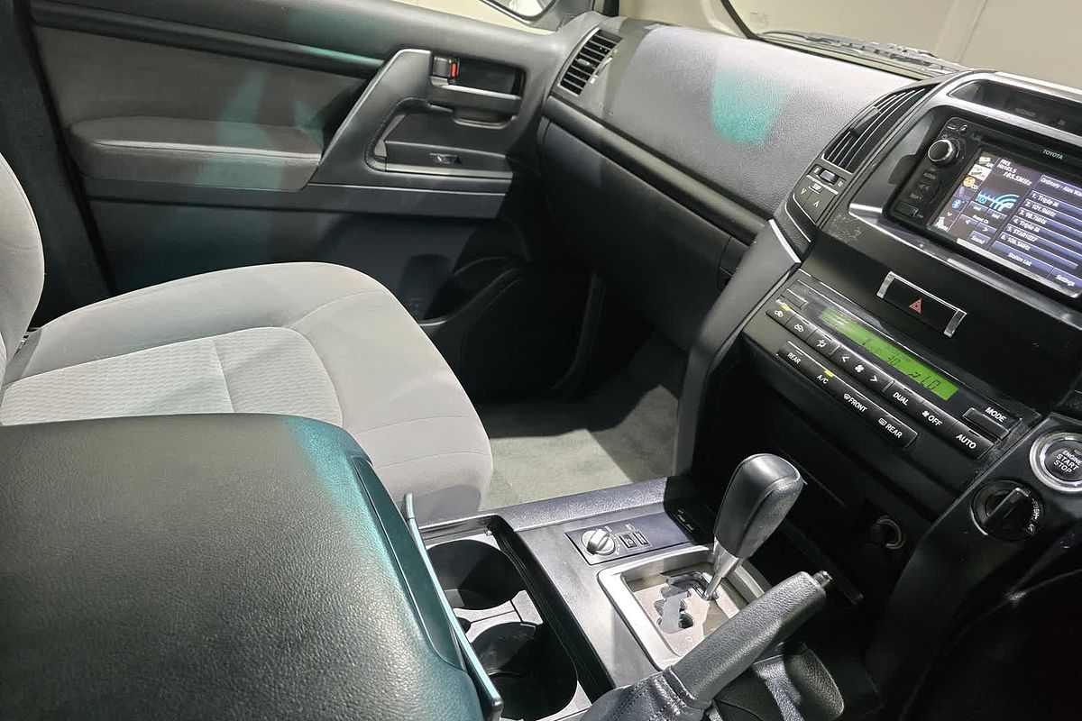 2013 Toyota Landcruiser GXL VDJ200R