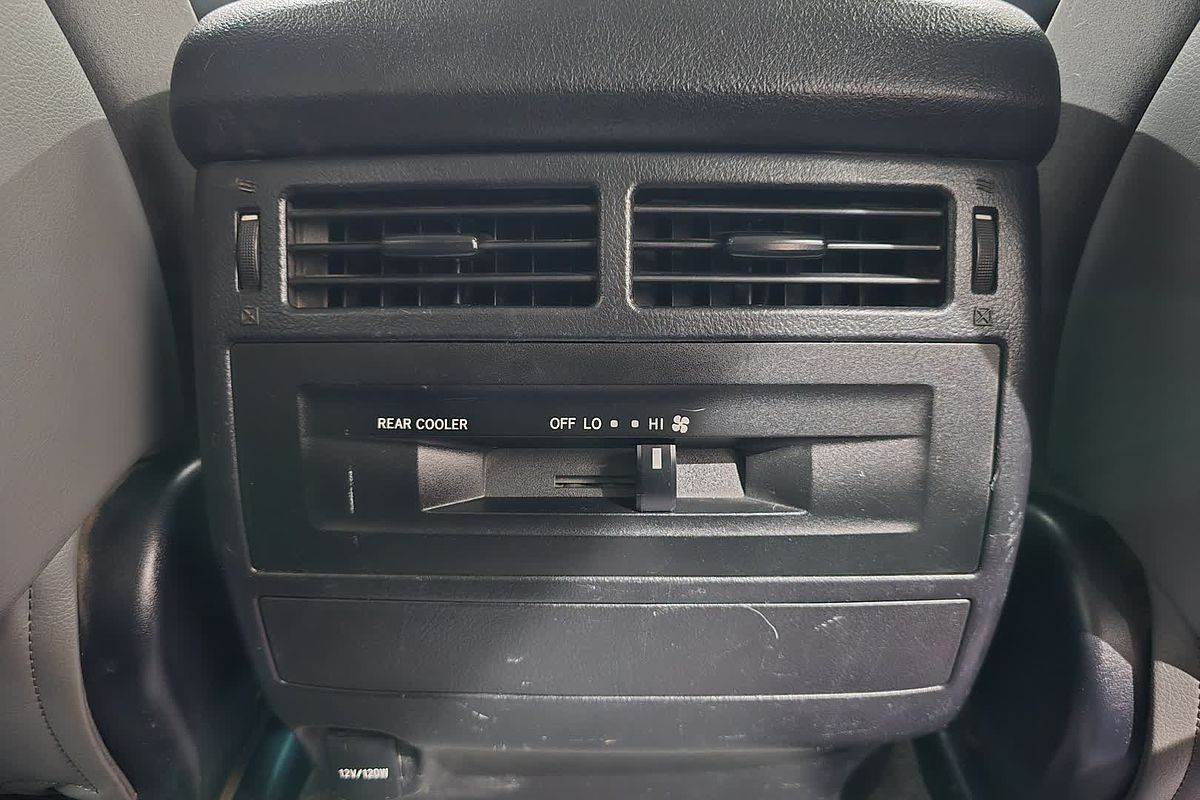 2013 Toyota Landcruiser GXL VDJ200R