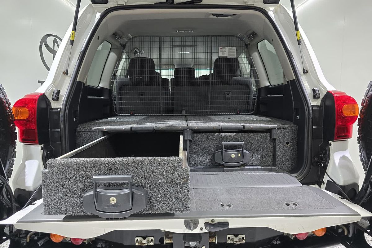 2013 Toyota Landcruiser GXL VDJ200R