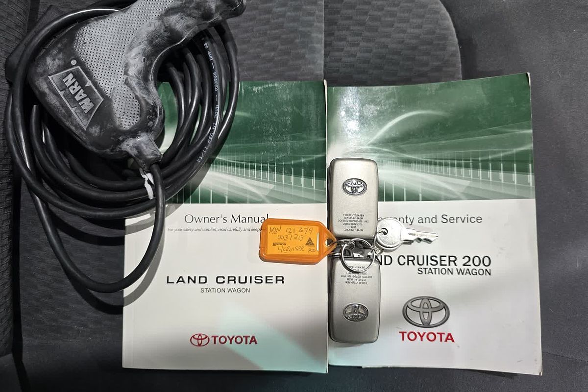2013 Toyota Landcruiser GXL VDJ200R