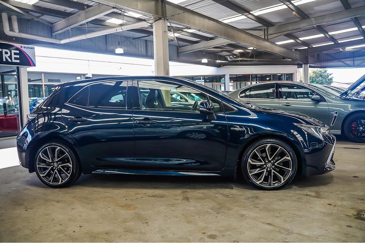 2020 Toyota Corolla ZR Hybrid ZWE211R
