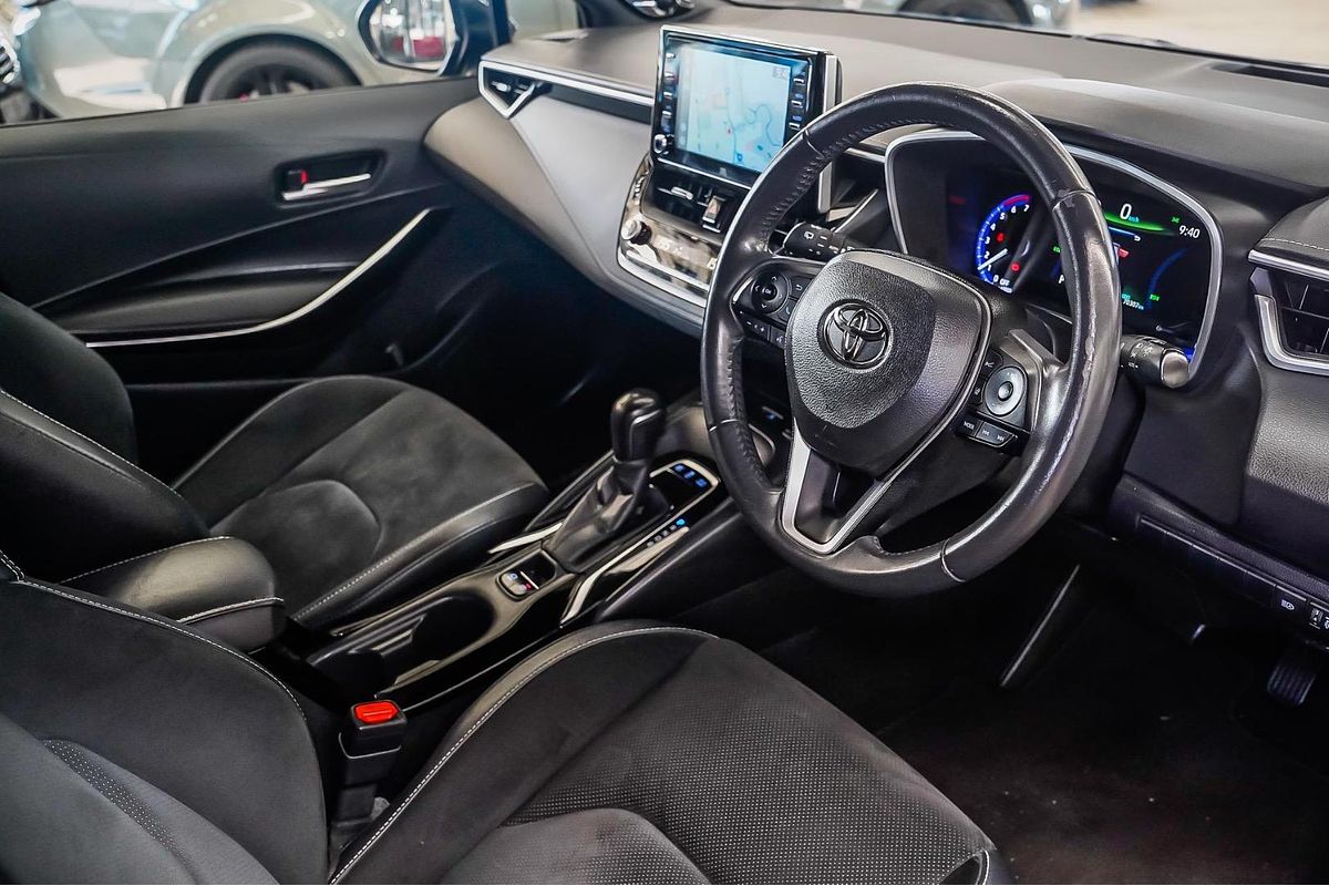 2020 Toyota Corolla ZR Hybrid ZWE211R