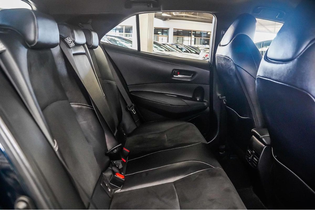2020 Toyota Corolla ZR Hybrid ZWE211R