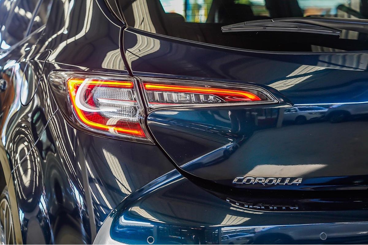 2020 Toyota Corolla ZR Hybrid ZWE211R
