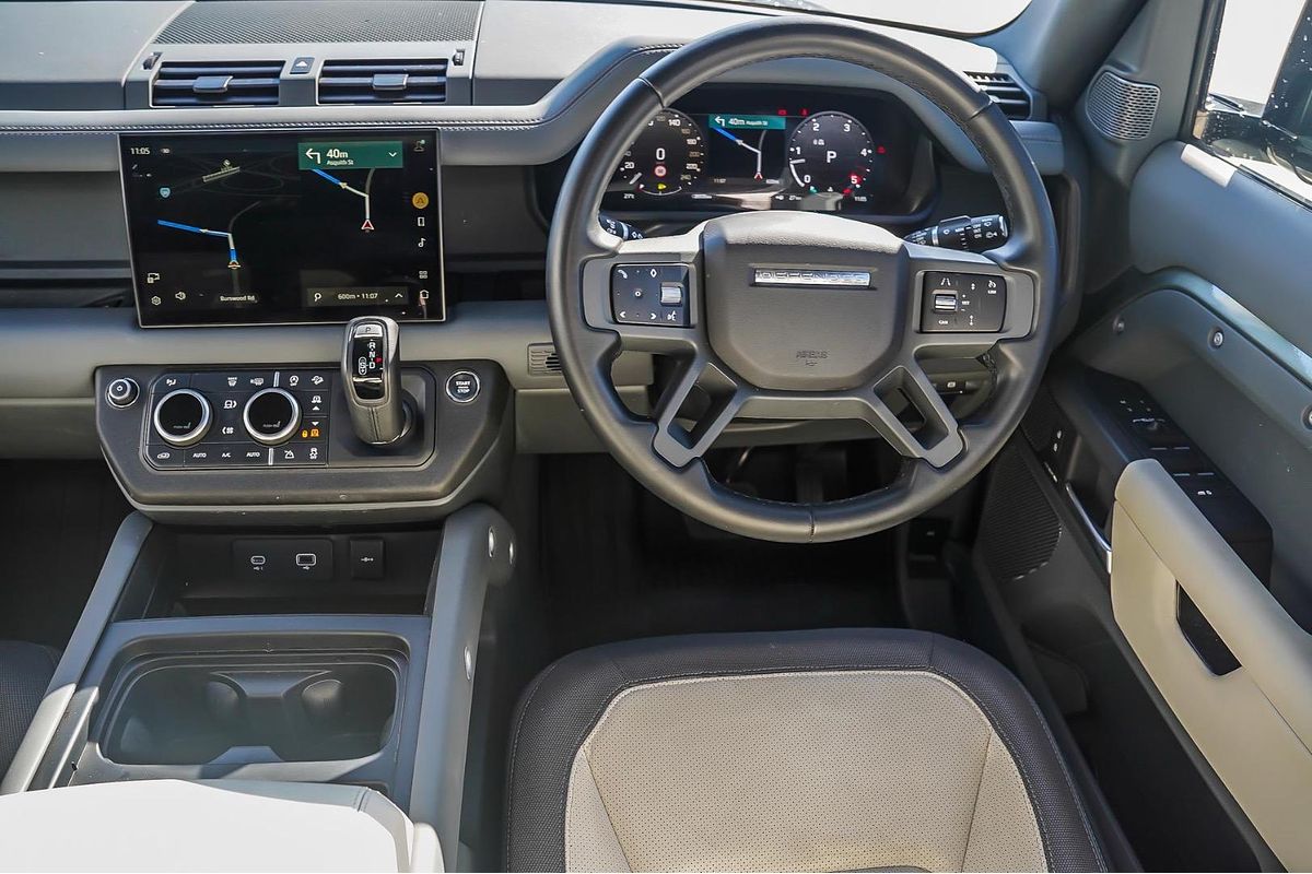 2023 Land Rover Defender 110 D300 X-Dynamic HSE L663