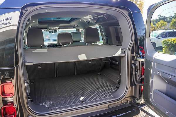2023 Land Rover Defender 110 D300 X-Dynamic HSE L663