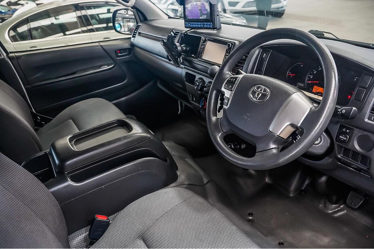 2018 Toyota Hiace Commuter KDH223R