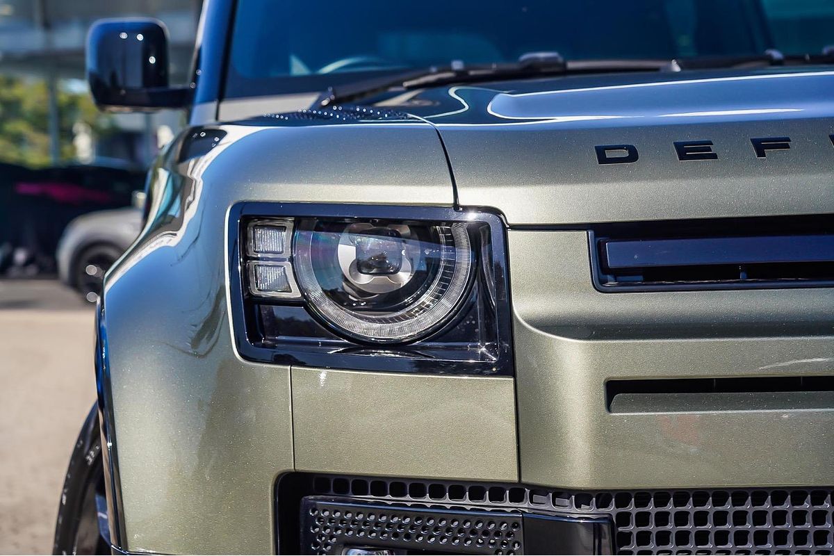 2023 Land Rover Defender 110 D300 X-Dynamic HSE L663