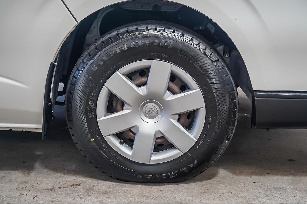 2018 Toyota Hiace Commuter KDH223R