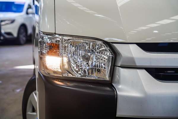 2018 Toyota Hiace Commuter KDH223R