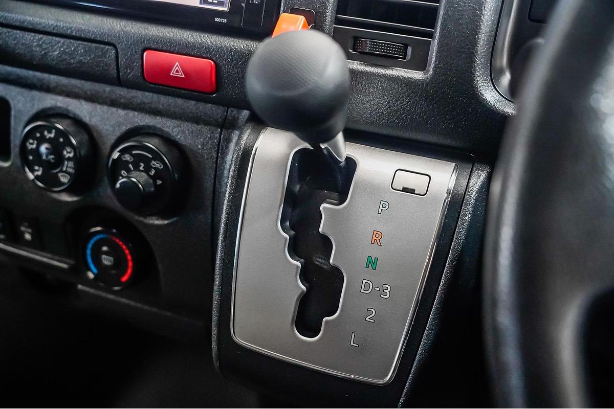 2018 Toyota Hiace Commuter KDH223R