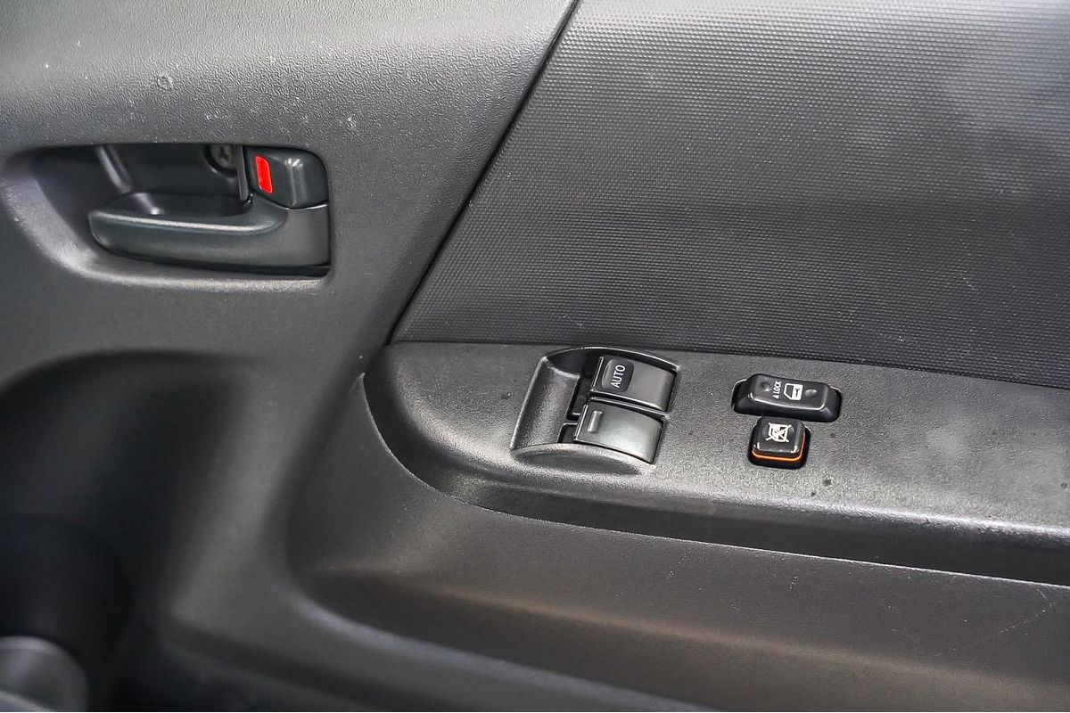 2018 Toyota Hiace Commuter KDH223R