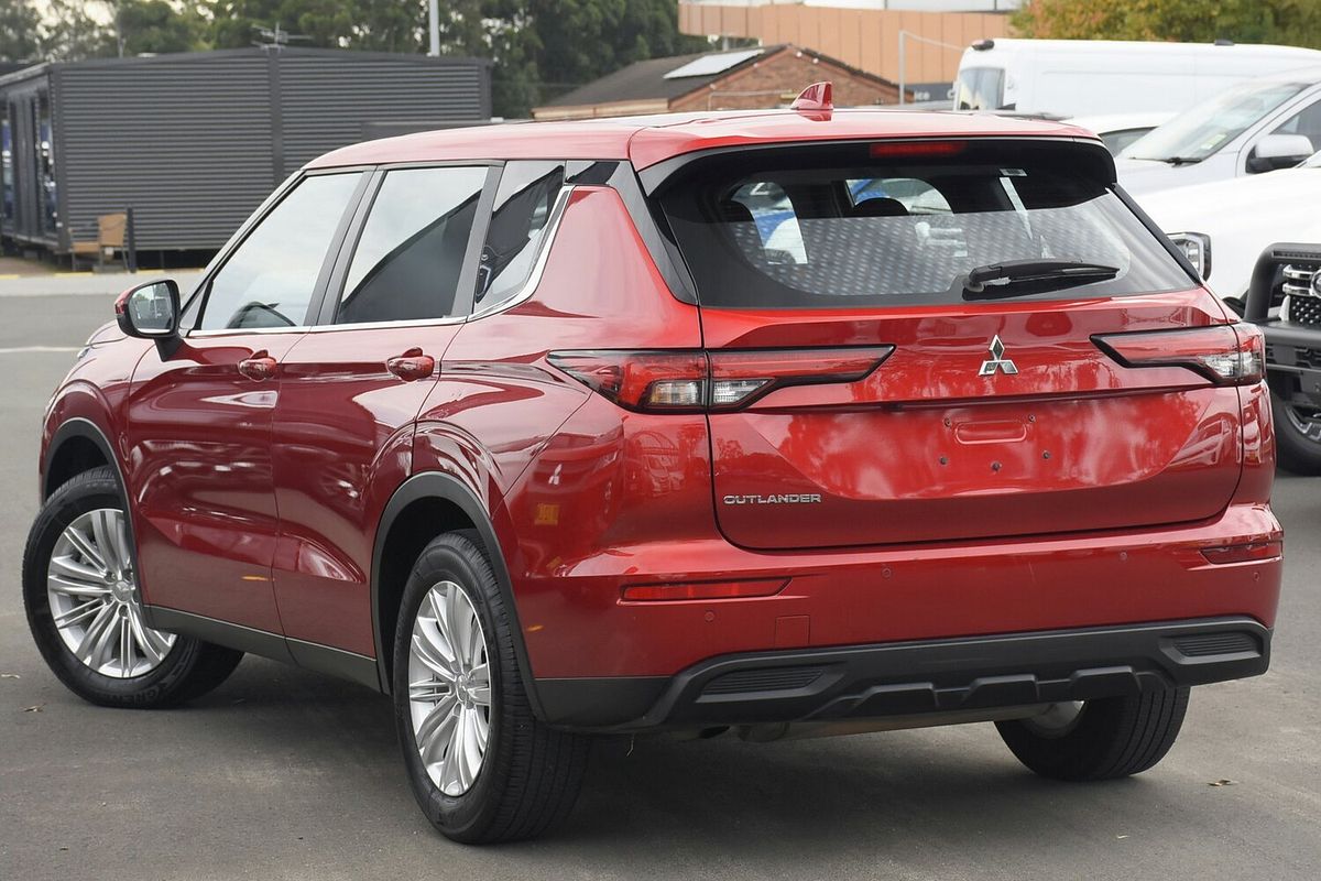 2023 Mitsubishi Outlander ES ZM