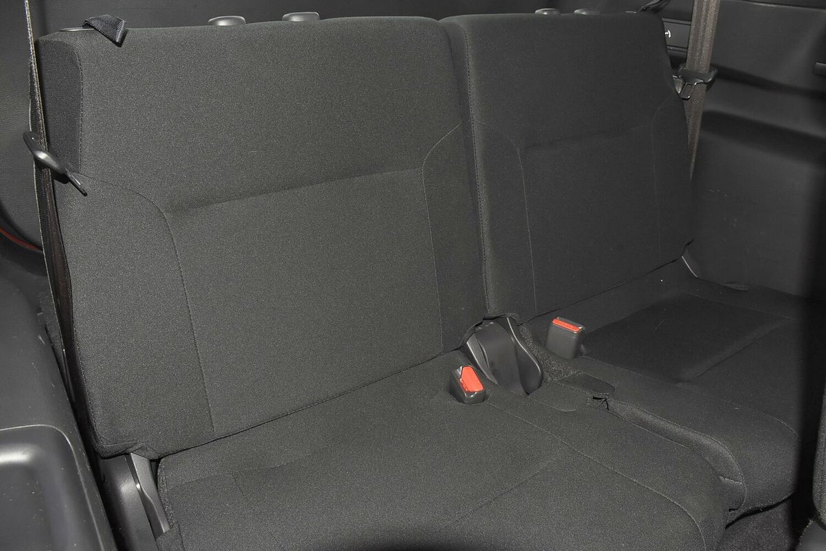 2023 Mitsubishi Outlander ES ZM