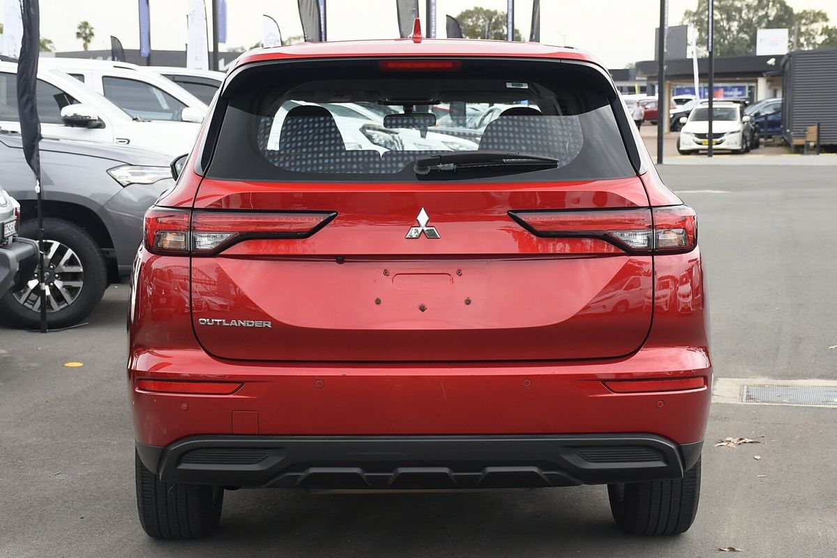 2023 Mitsubishi Outlander ES ZM