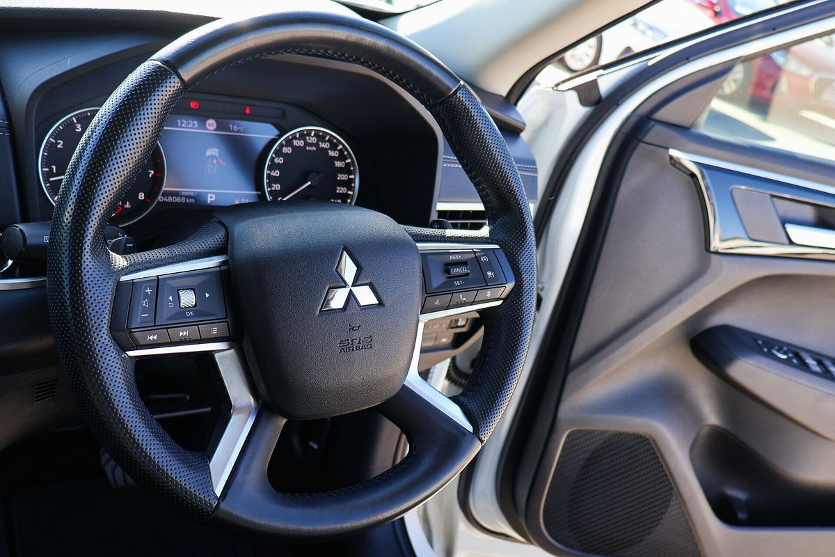 2022 Mitsubishi Outlander LS ZM