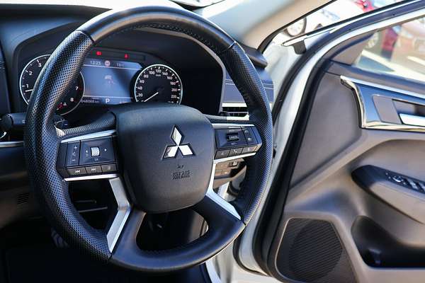 2022 Mitsubishi Outlander LS ZM
