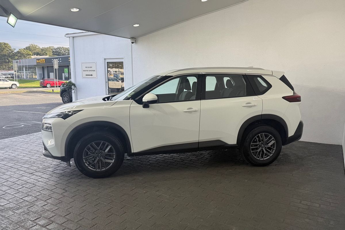2023 Nissan X-TRAIL ST T33