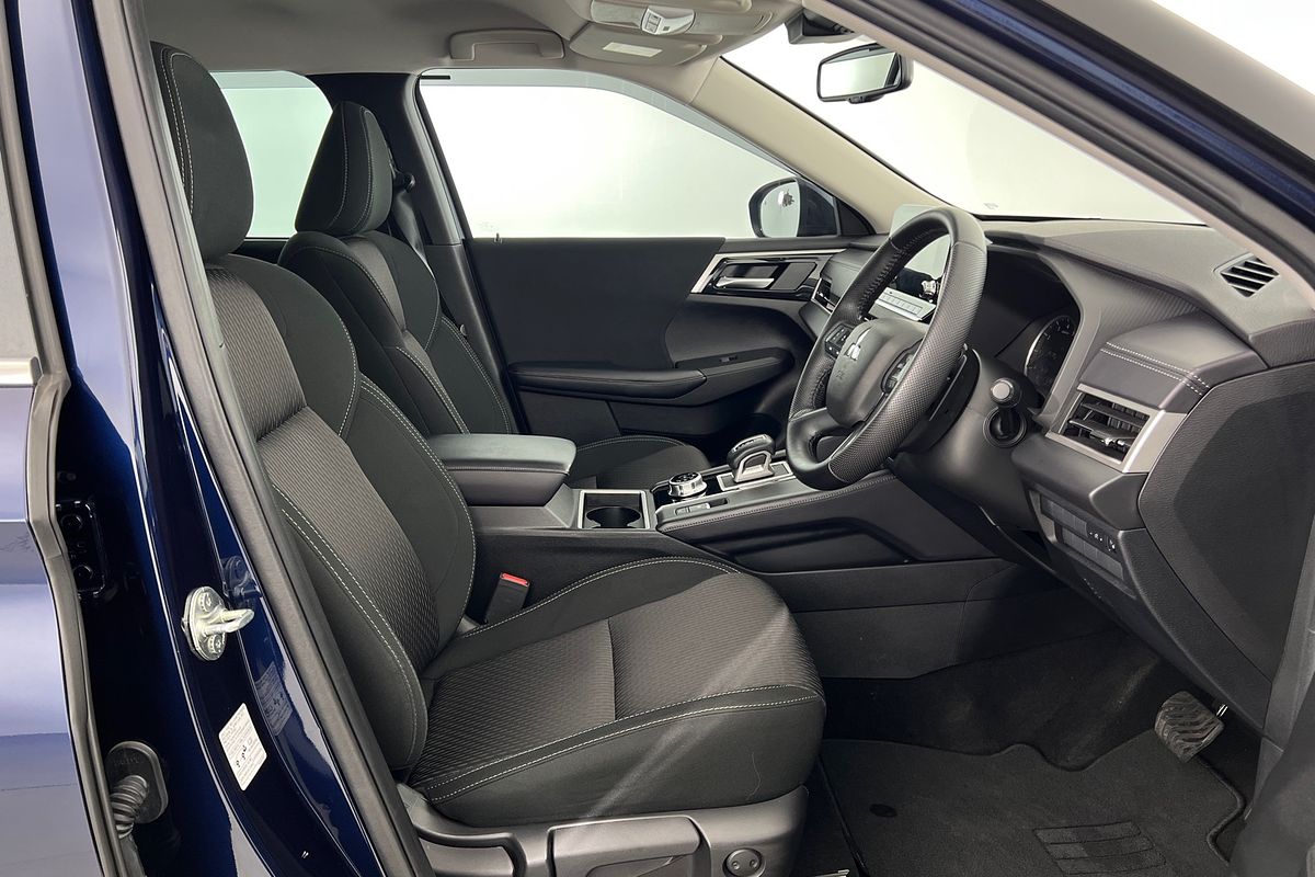 2022 Mitsubishi Outlander LS ZM