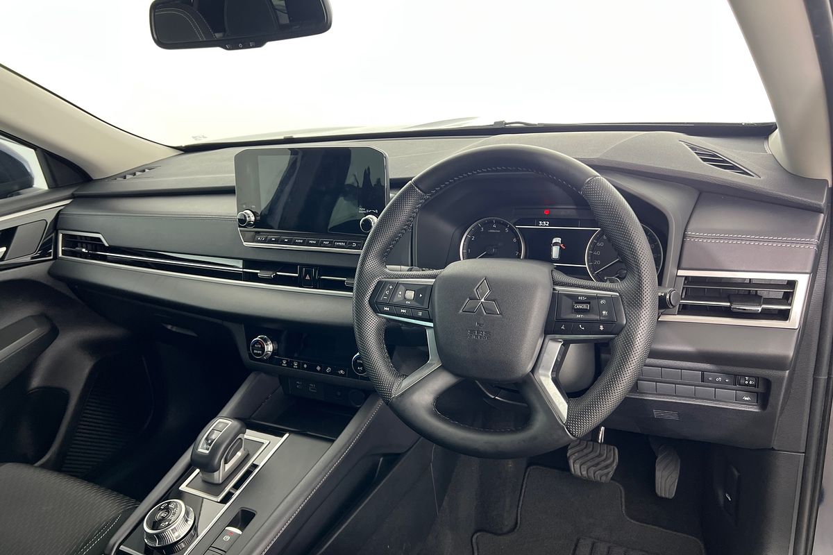2022 Mitsubishi Outlander LS ZM